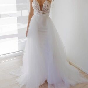 NWT Tulle Wedding Dress Overskirt - 70” Size Large from Untamed Petals